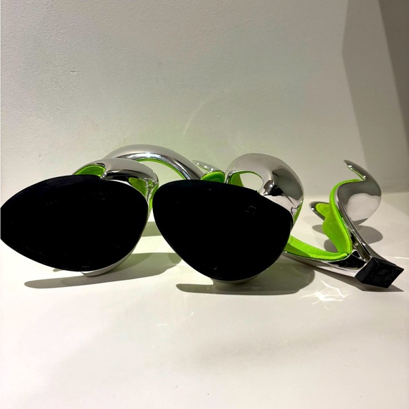 Silver oragami shoe - Picture 2 of 4